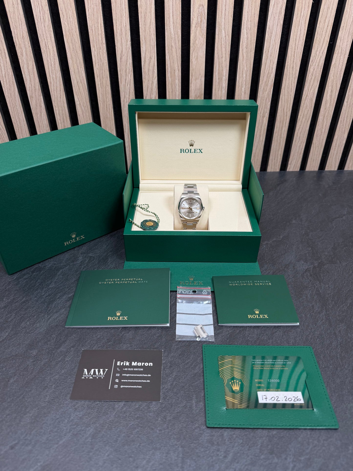 Rolex Oyster Perpetual 36 Silber / 2026 / Full Set / Top Zustand