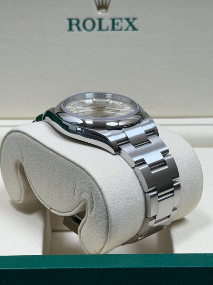 Rolex Oyster Perpetual 36 Silber / 2026 / Full Set / Top Zustand