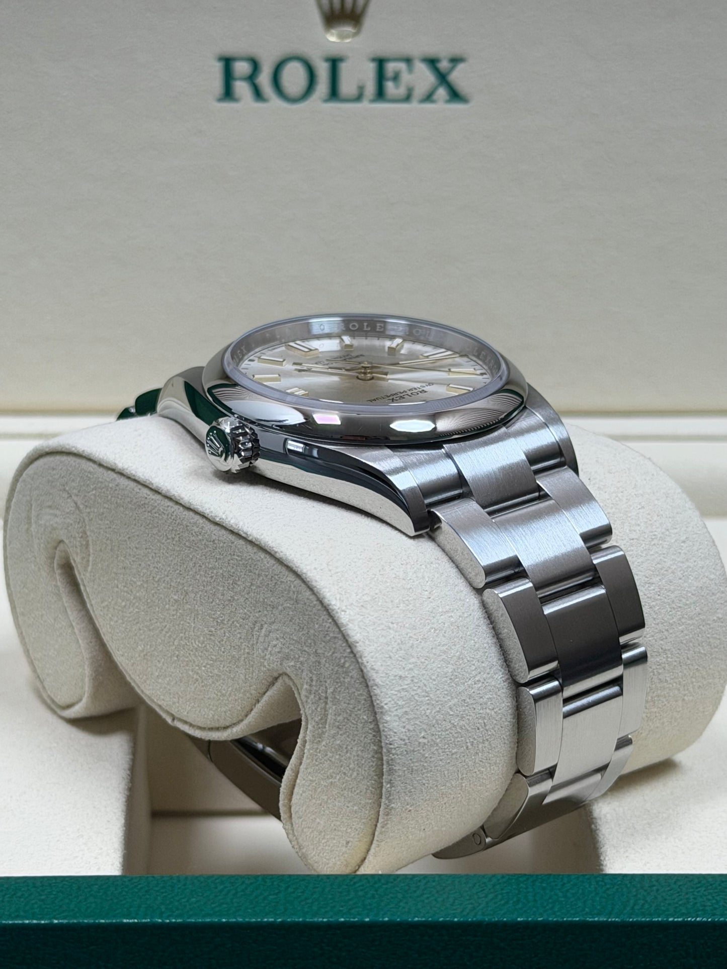 Rolex Oyster Perpetual 36 Silber / 2026 / Full Set / Top Zustand