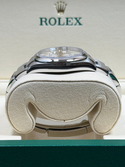 Rolex Oyster Perpetual 36 Silber / 2026 / Full Set / Top Zustand