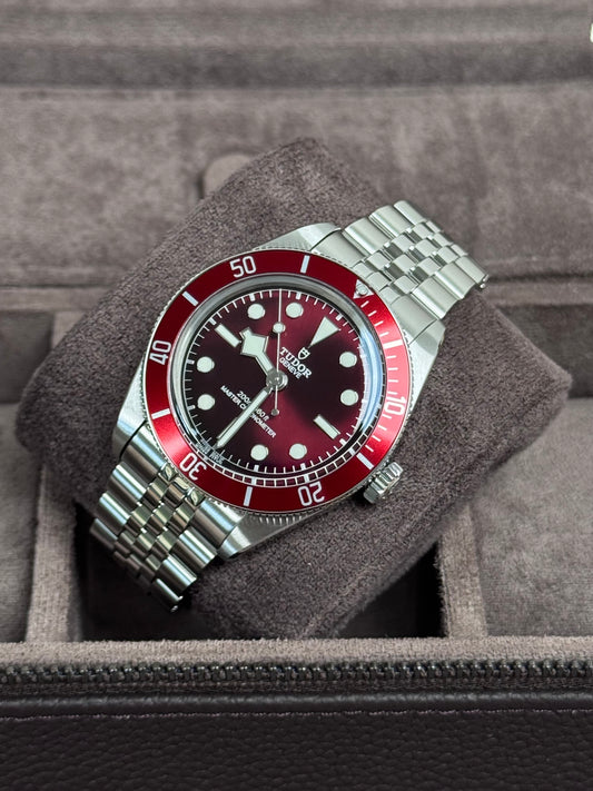 Tudor Black Bay 58 Bordeaux 7939A1A0RU / Full Set / 2025 / Neuwertig