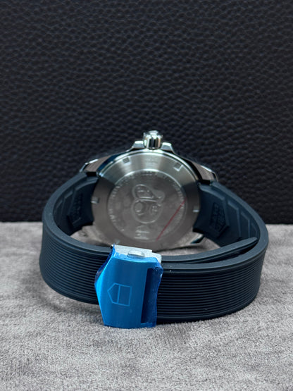 TAG HEUER Aquaracer 300M Schwarz 41mm / 2022 / Full Set / Teilverklebt