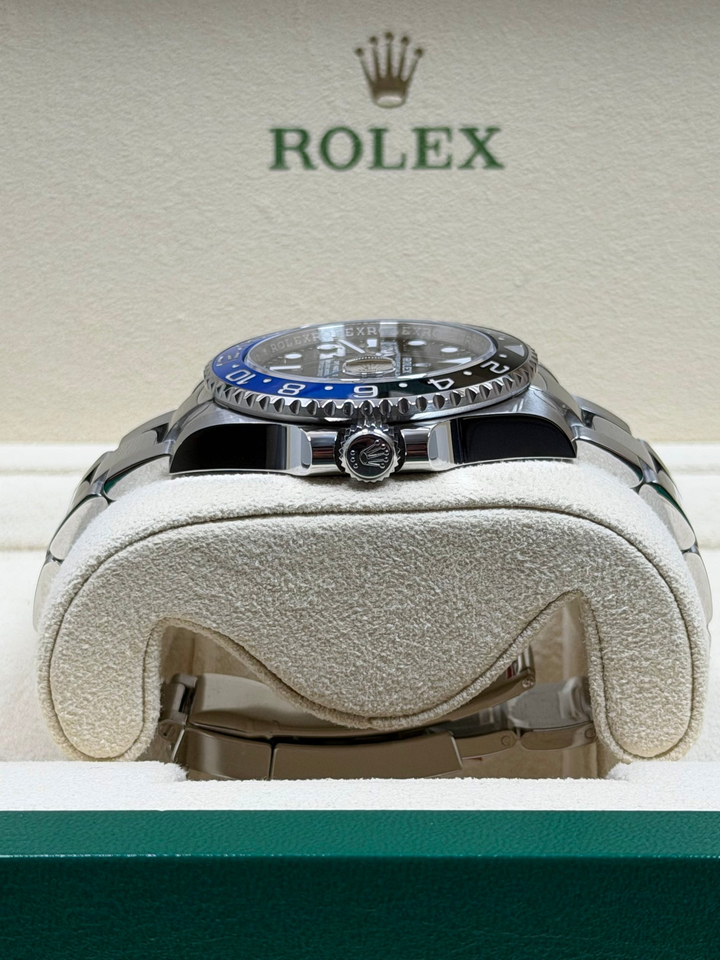 Rolex GMT Master 2 "Batman" 126710BLNR / 2024 / Full Set / Teilverklebt