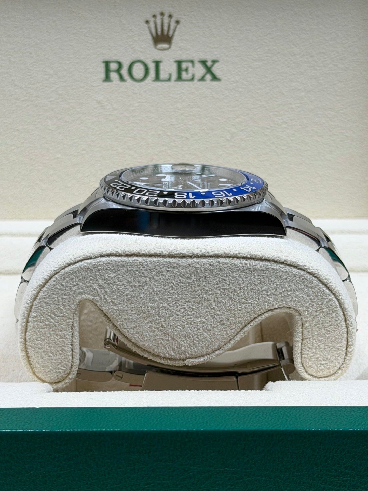 Rolex GMT Master 2 "Batman" 126710BLNR / 2024 / Full Set / Teilverklebt