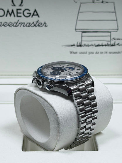 Omega Speedmaster Silver Snoopy Award / 2023 / Full Set / Neuwertig