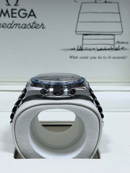 Omega Speedmaster Silver Snoopy Award / 2023 / Full Set / Neuwertig