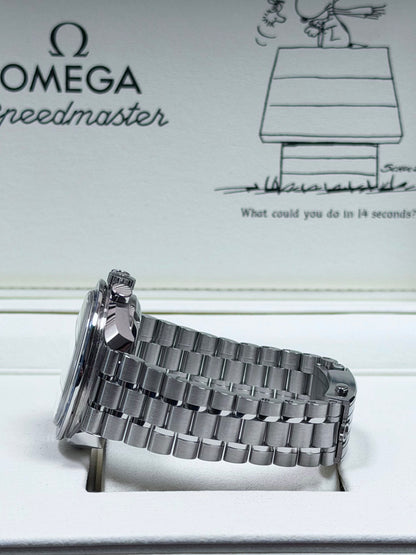 Omega Speedmaster Silver Snoopy Award / 2023 / Full Set / Neuwertig