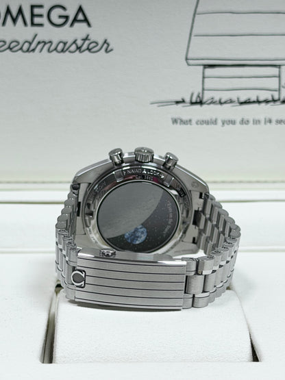 Omega Speedmaster Silver Snoopy Award / 2023 / Full Set / Neuwertig