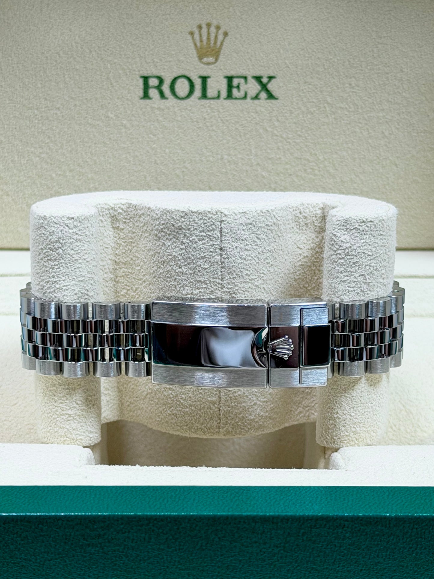 Rolex GMT Master 2 "Batgirl" 126710BLNR / 2023 / Full Set / Top Zustand