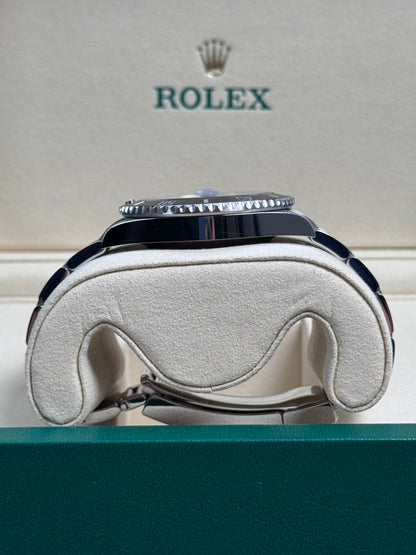 Rolex Submariner Date 126610LN / 2025 / Full Set / Sehr gut