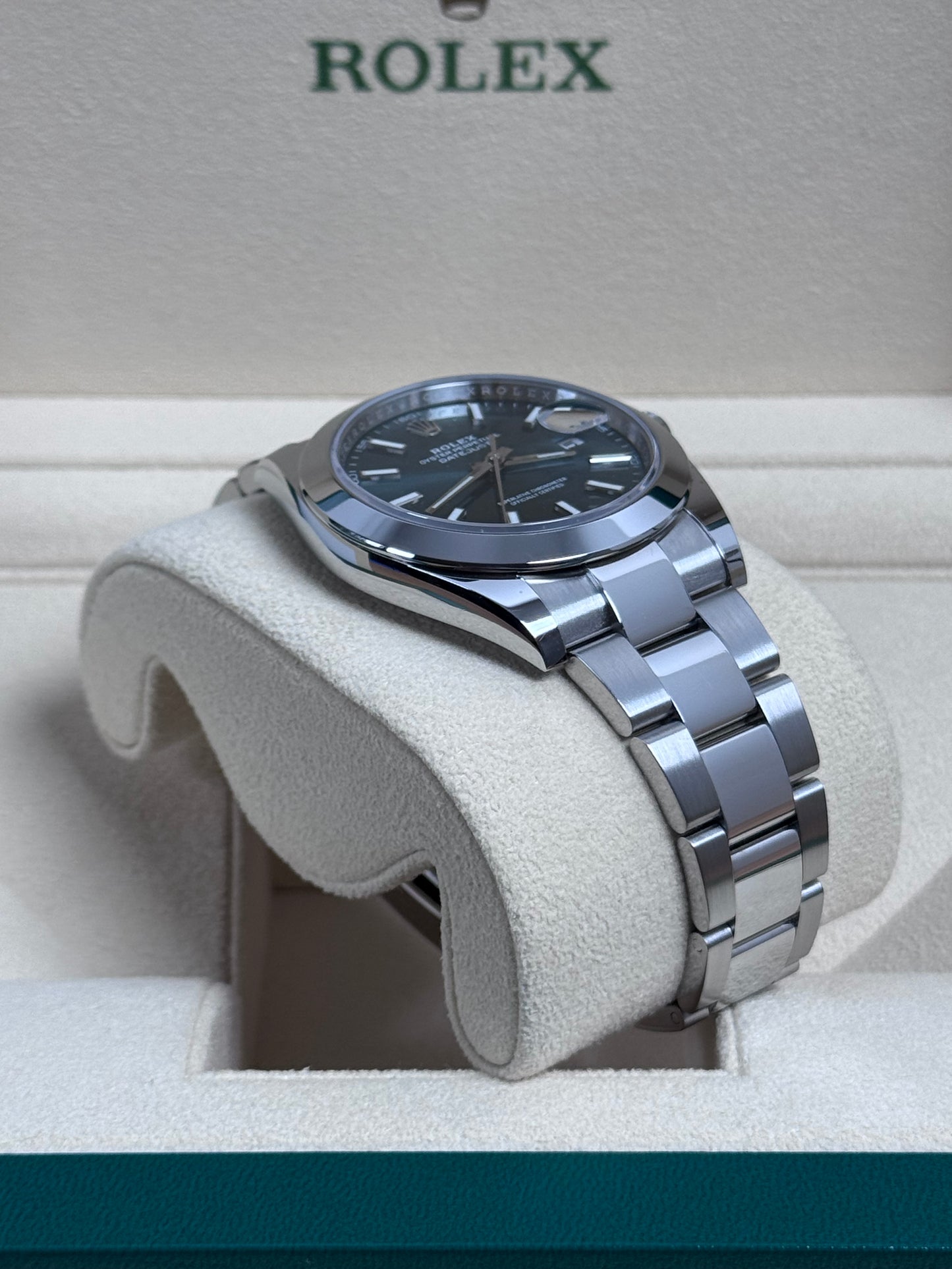 Rolex Datejust 41 126300 Grün / 2023 / Full Set / Neuwertig