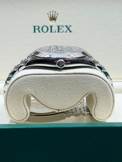 Rolex Datejust 41 126300 Grün Ombré/ 2026 / Full Set / Ungetragen