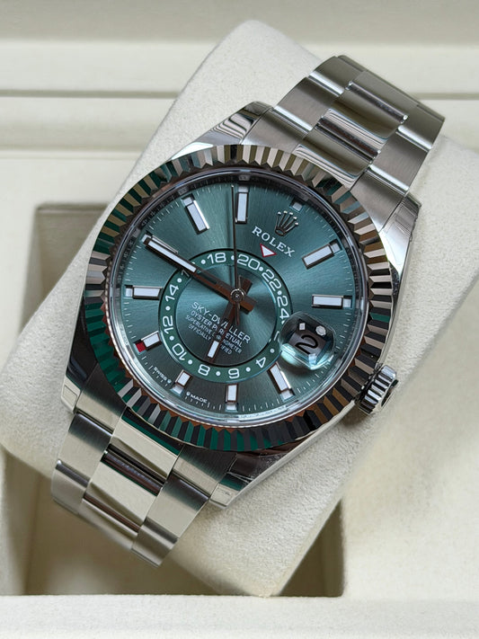Rolex Sky-Dweller Mint Grün 336934 / 2026 / Full Set / Teilverklebt