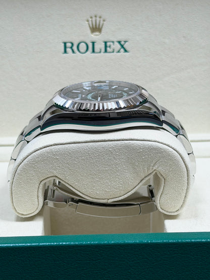 Rolex Sky-Dweller Mint Grün 336934 / 2026 / Full Set / Teilverklebt