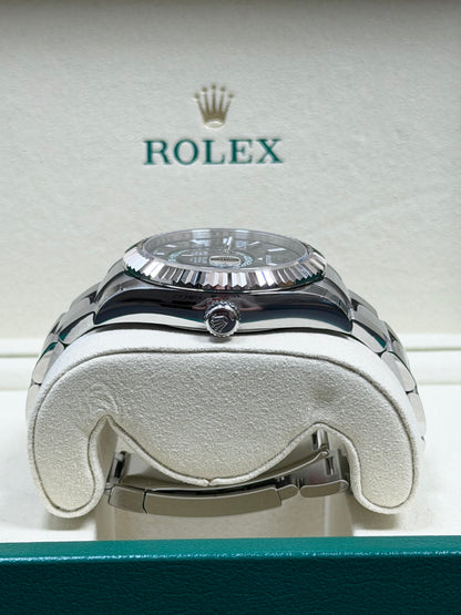 Rolex Sky-Dweller Mint Grün 336934 / 2026 / Full Set / Teilverklebt
