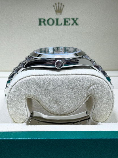Rolex Datejust 41 126300 Azzurro-Blau / 2021 / Full Set / Sehr gut