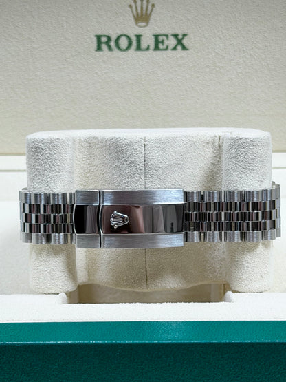 Rolex Datejust 41 126334 Mint Grün / 2022 / Full Set / Top Zustand