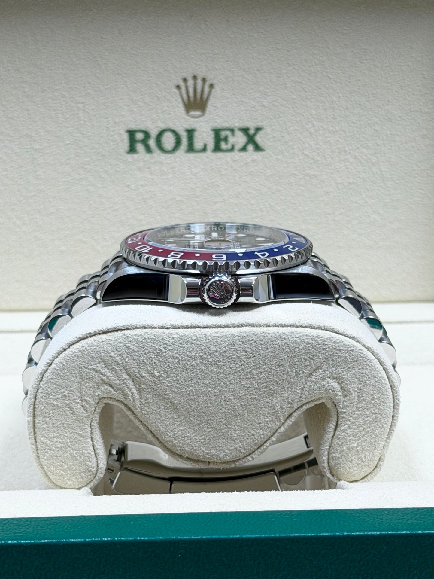 Rolex GMT Master 2 "Pepsi" 126710BLRO / 2021 / Full Set / Sehr gut