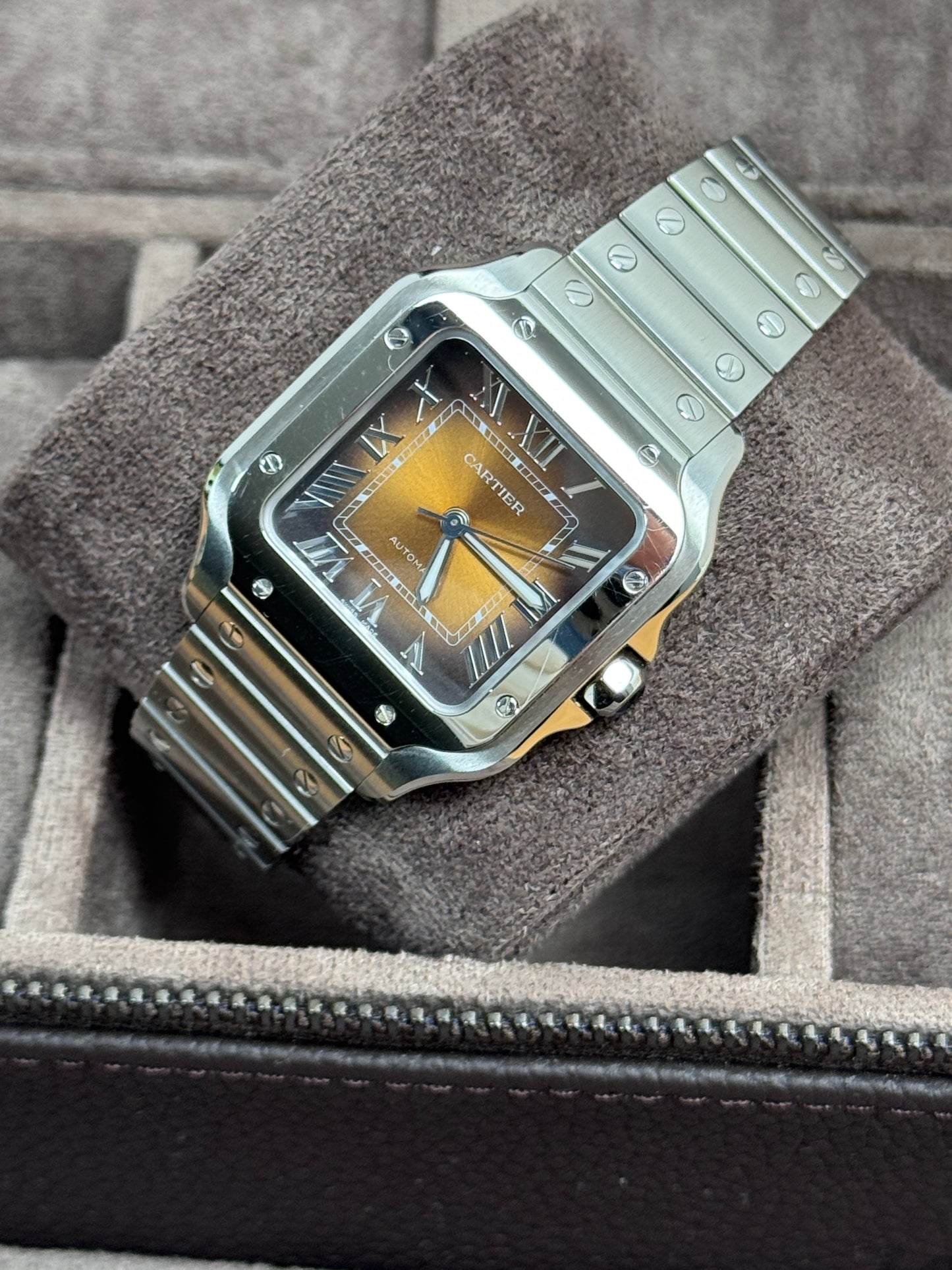 Cartier Santos Medium Braun / 2024 / Full Set / Top Zustand