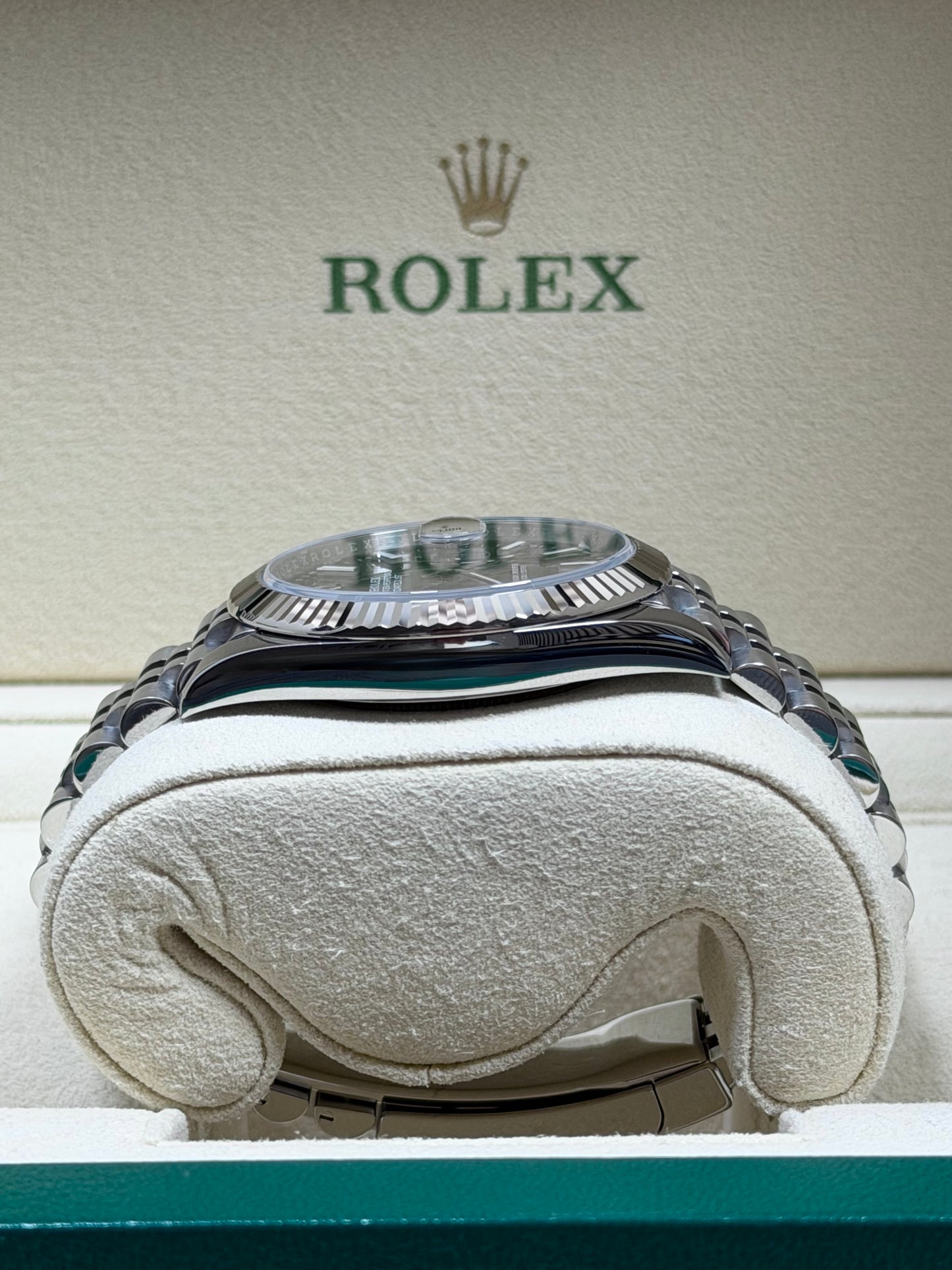 Rolex Datejust 41 126334 Schwarz / 2020 / Full Set / Top Zustand