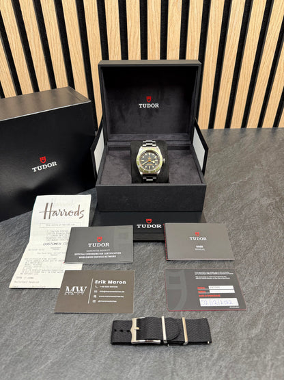 Tudor Black Bay Harrods Edition / 2022 / Full Set / Top Zustand
