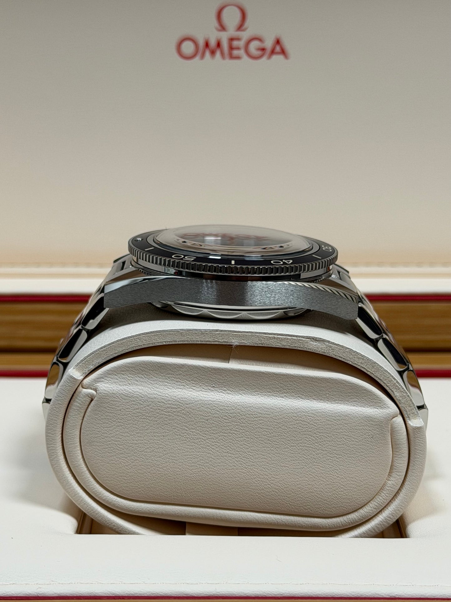 Omega Seamaster 300 Blau / 2024 / Full Set / Top Zustand