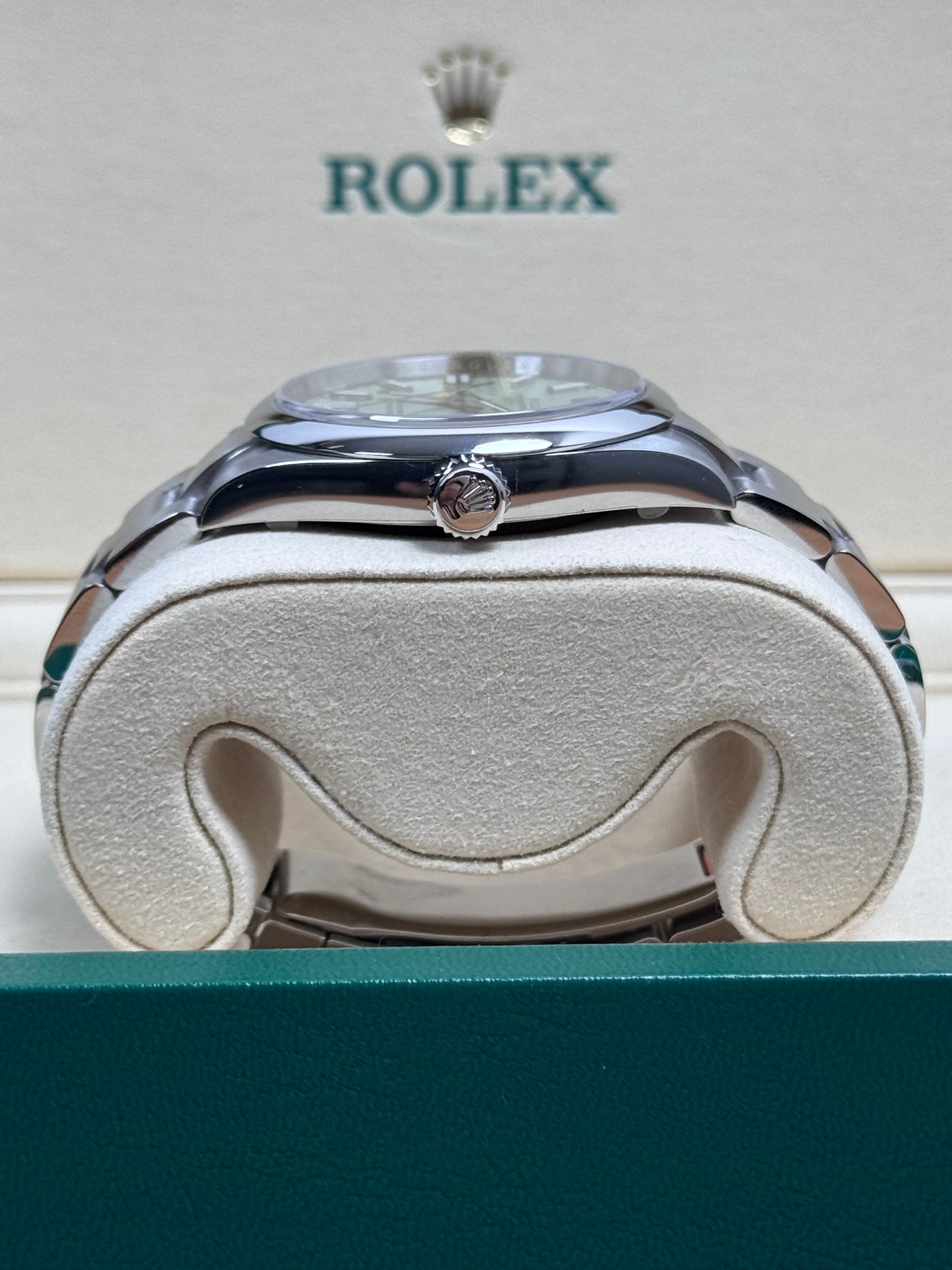 Rolex Oyster Perpetual 41 Pistachio / 2025 / Full Set / Verklebt