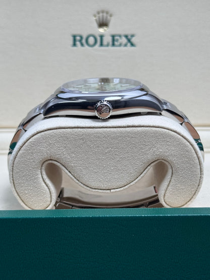 Rolex Oyster Perpetual 41 Pistachio / 2025 / Full Set / Verklebt