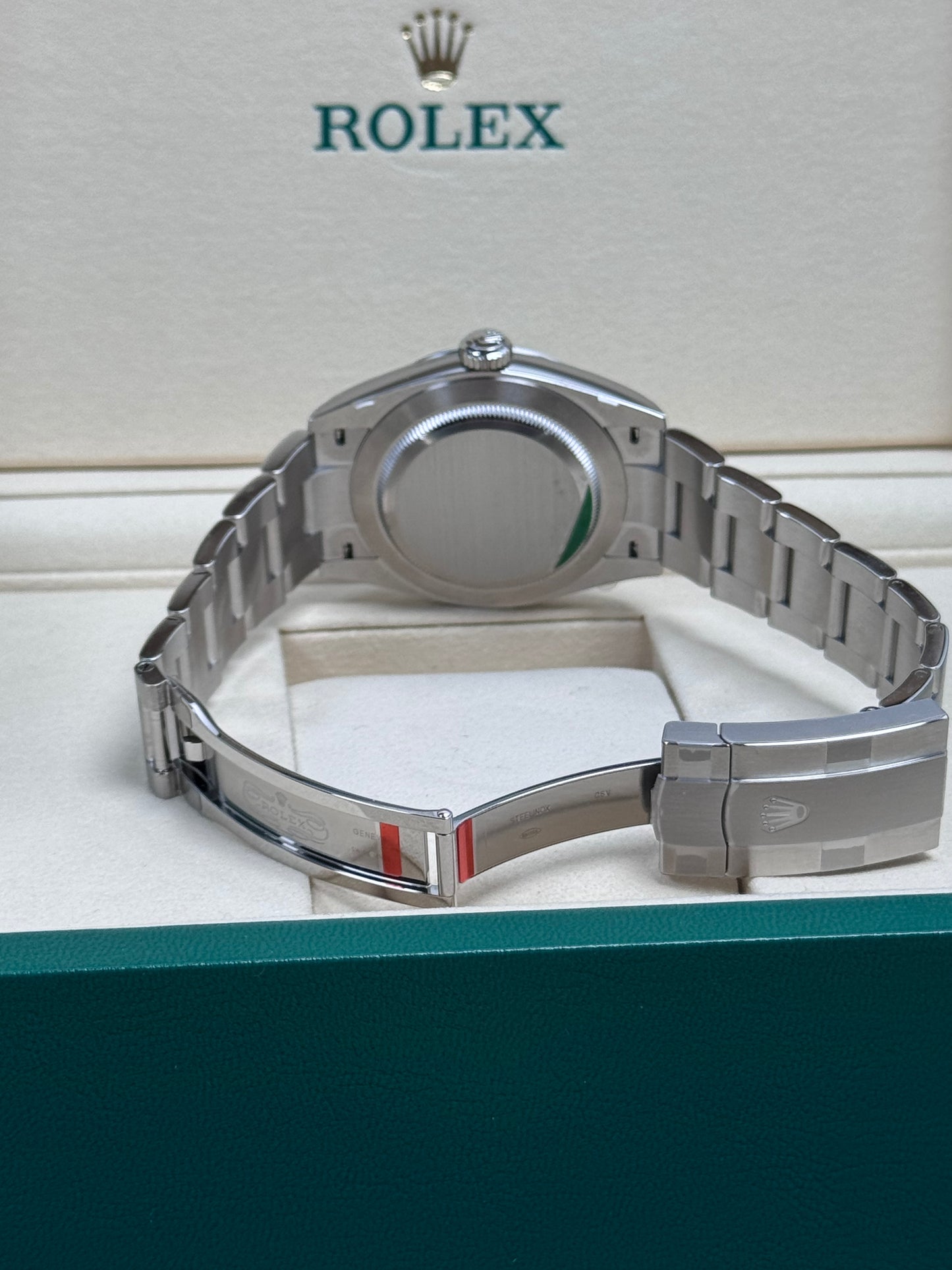 Rolex Oyster Perpetual 41 Pistachio / 2025 / Full Set / Verklebt