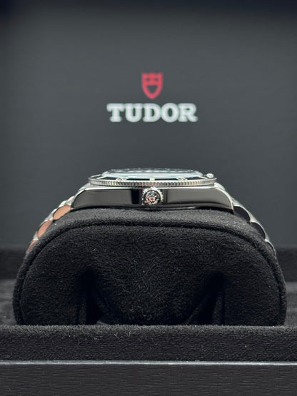 Tudor Black Bay 54 Lagoon Blue / 2025 / Full Set / Neuwertig
