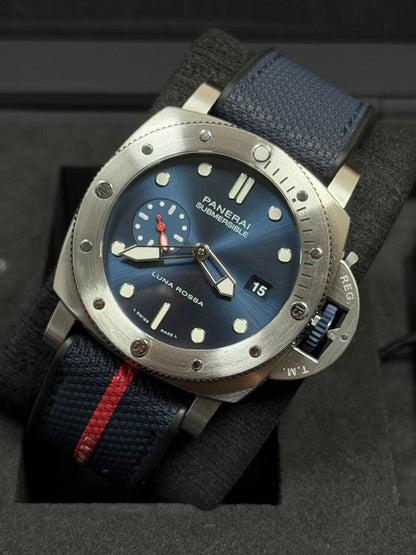 Panerai Luminor Submersible Luna Rossa / 2022 / Full Set / Sehr gut