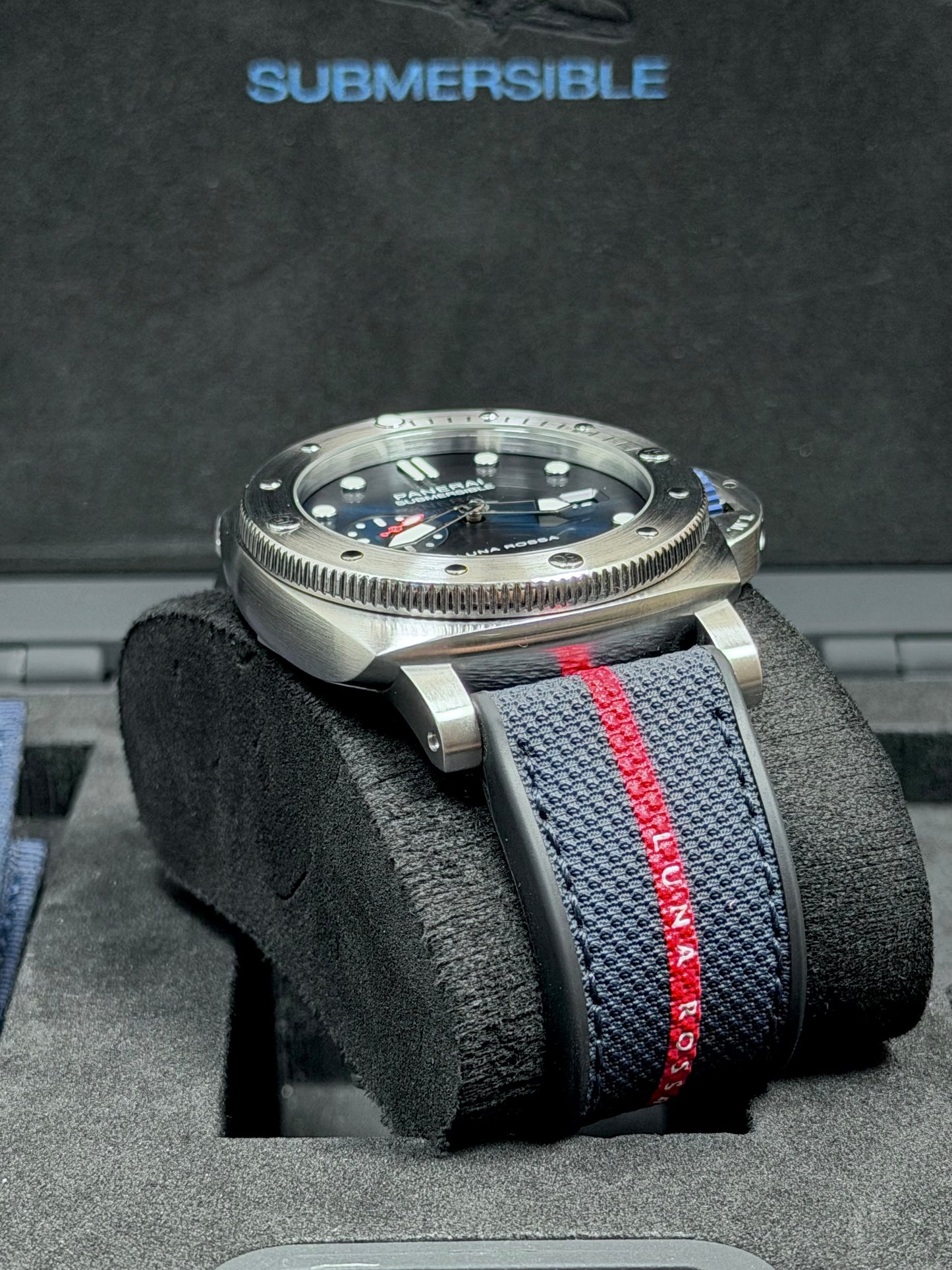 Panerai Luminor Submersible Luna Rossa / 2022 / Full Set / Sehr gut