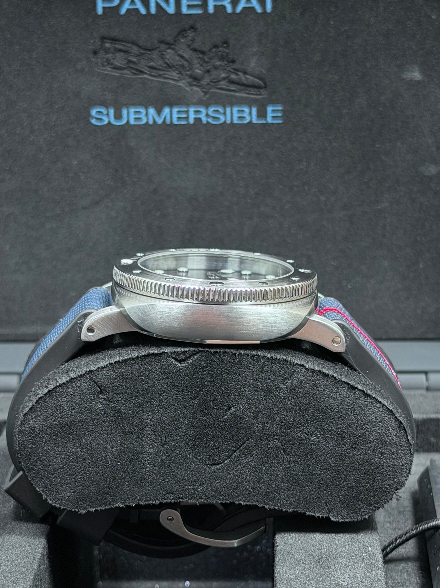 Panerai Luminor Submersible Luna Rossa / 2022 / Full Set / Sehr gut