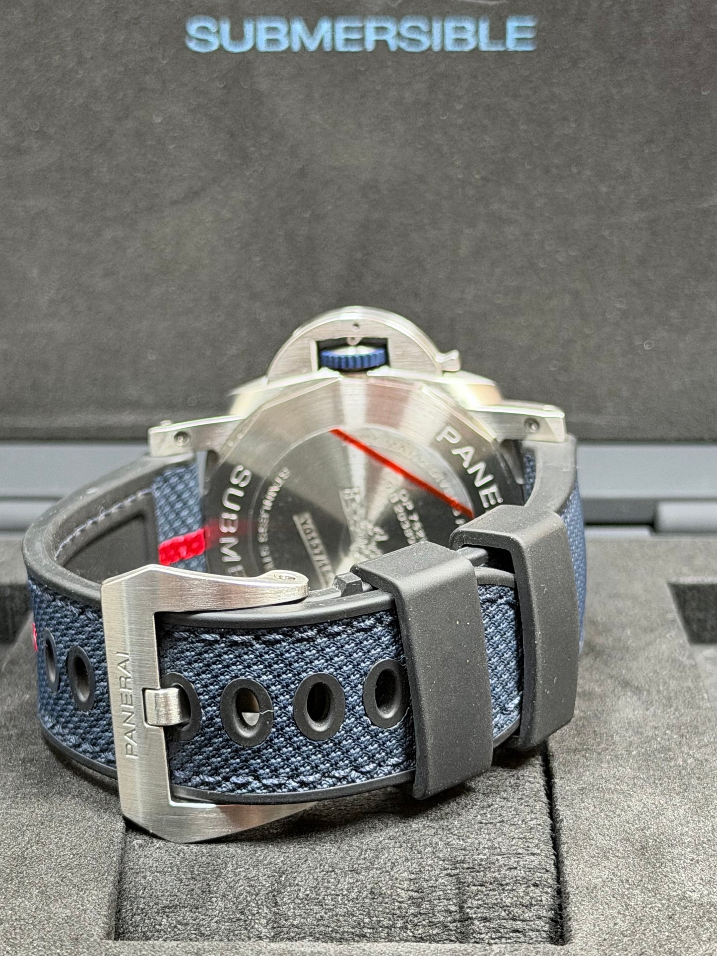 Panerai Luminor Submersible Luna Rossa / 2022 / Full Set / Sehr gut