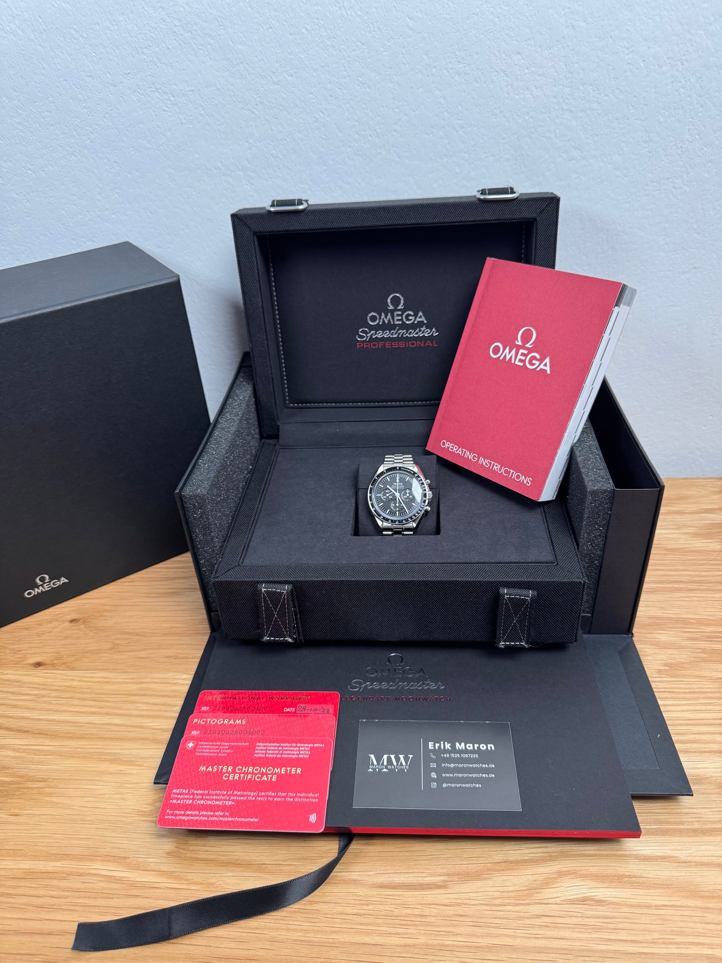 Omega Speedmaster Moonwatch Saphir / 2022 / Full Set / Sehr gut