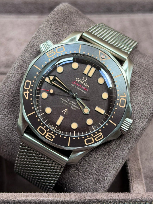 Omega Seamaster Diver 300M Titan 007 Edition / 2022 / Full Set / Top Zustand
