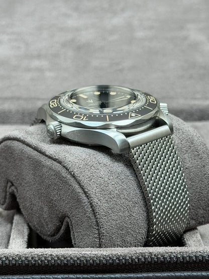Omega Seamaster Diver 300M Titan 007 Edition / 2022 / Full Set / Top Zustand