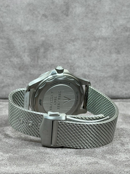 Omega Seamaster Diver 300M Titan 007 Edition / 2022 / Full Set / Top Zustand