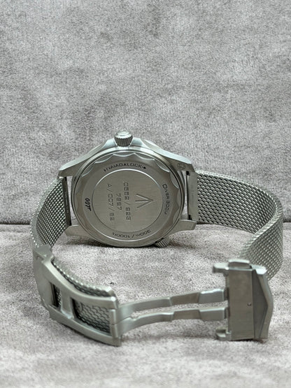 Omega Seamaster Diver 300M Titan 007 Edition / 2022 / Full Set / Top Zustand