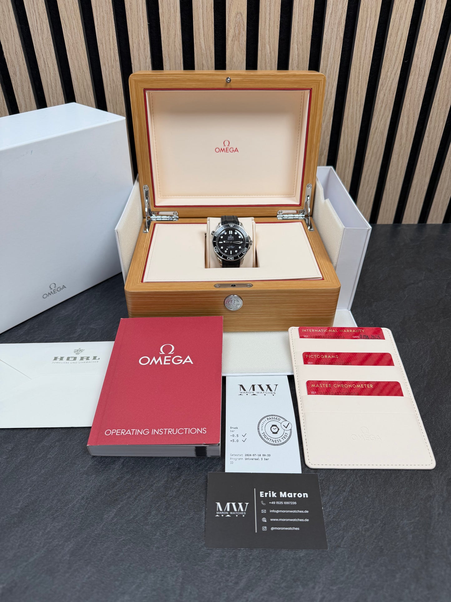 Omega Seamaster Diver 300M Schwarz / 2025 / Full Set / Neuwertig