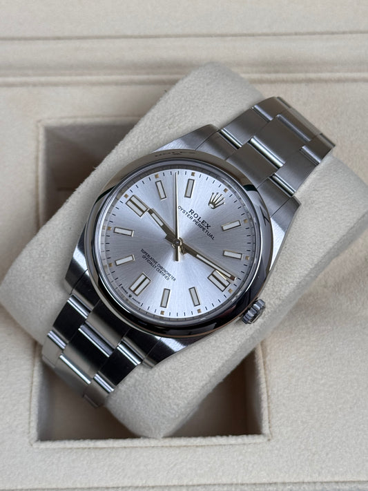 Rolex Oyster Perpetual 41 Silber 124300 / 2022 / Full Set / Neuwertig