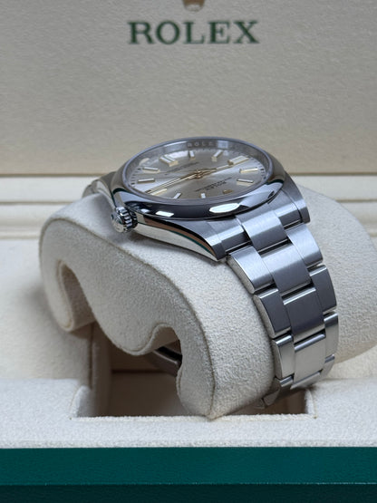 Rolex Oyster Perpetual 41 Silber 124300 / 2022 / Full Set / Neuwertig