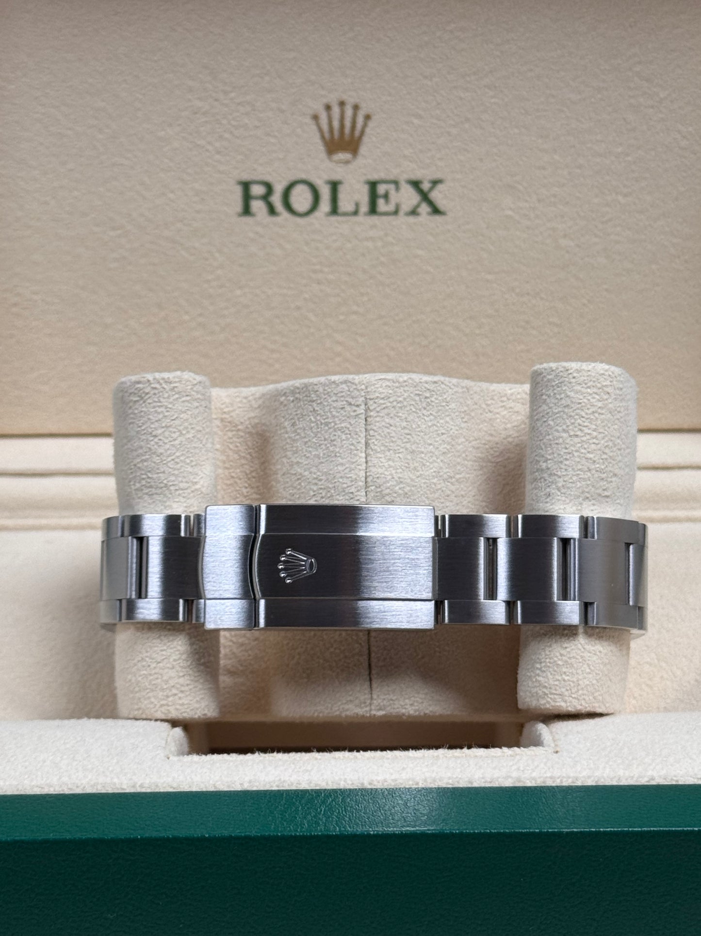 Rolex Oyster Perpetual 41 Silber 124300 / 2022 / Full Set / Neuwertig