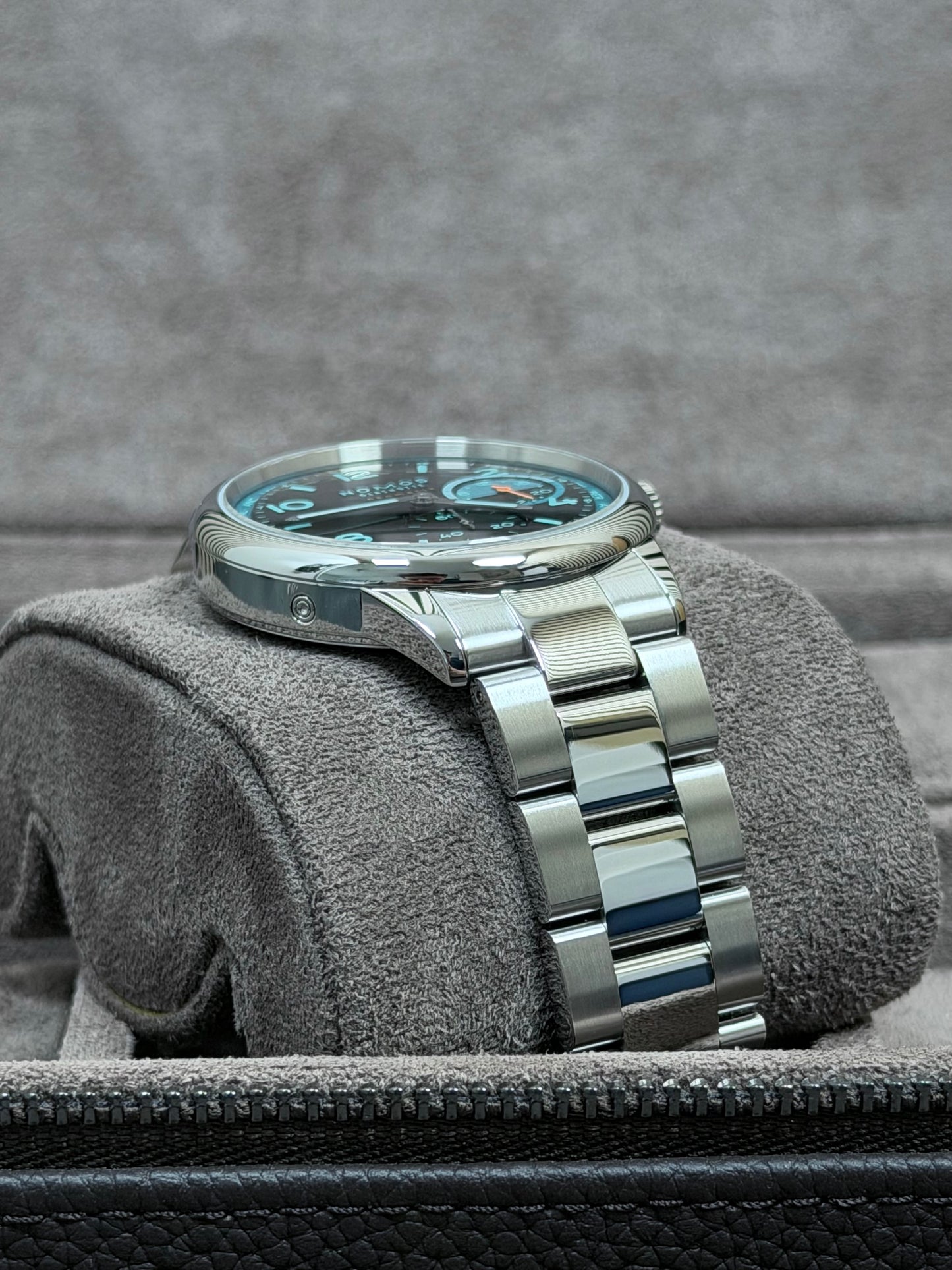 NOMOS Glashütte Club Neomatik Worldtime / 2025 / Full Set / Top Zustand