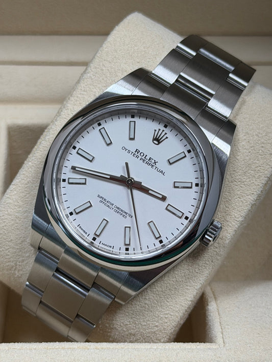 Rolex Oyster Perpetual 39 Weiß / 2017 / Full Set / Top Zustand