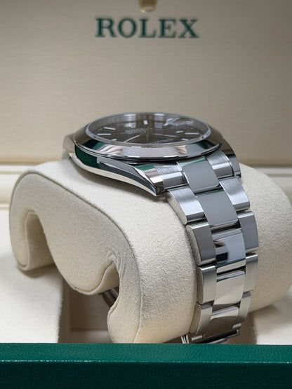 Rolex Datejust 41 126300 Schwarz / 2025 / Full Set / Neuwertig