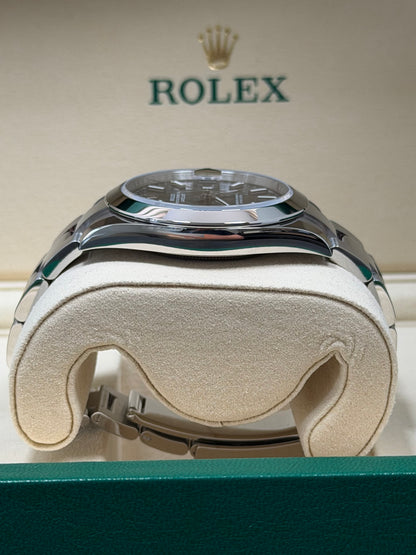 Rolex Datejust 41 126300 Schwarz / 2025 / Full Set / Neuwertig