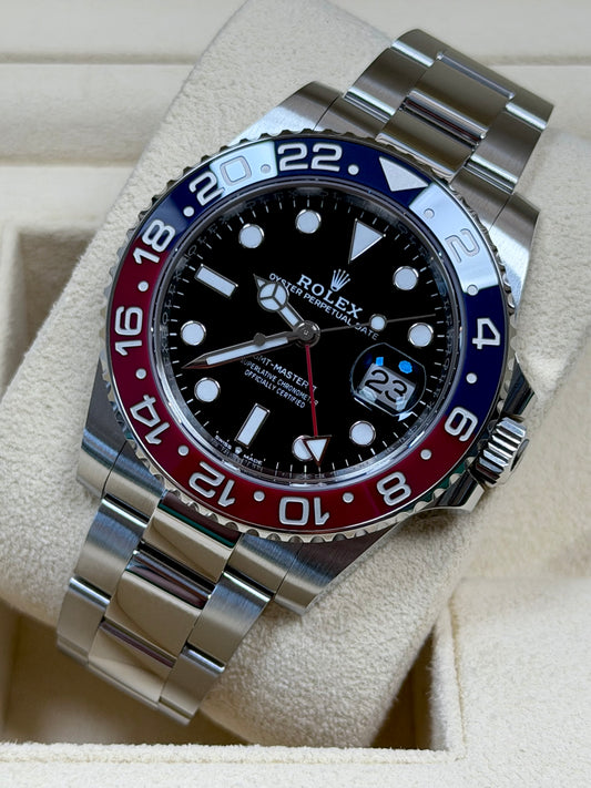 Rolex GMT Master 2 "Pepsi" 126710BLRO / 2024 / Full Set / Neuwertig