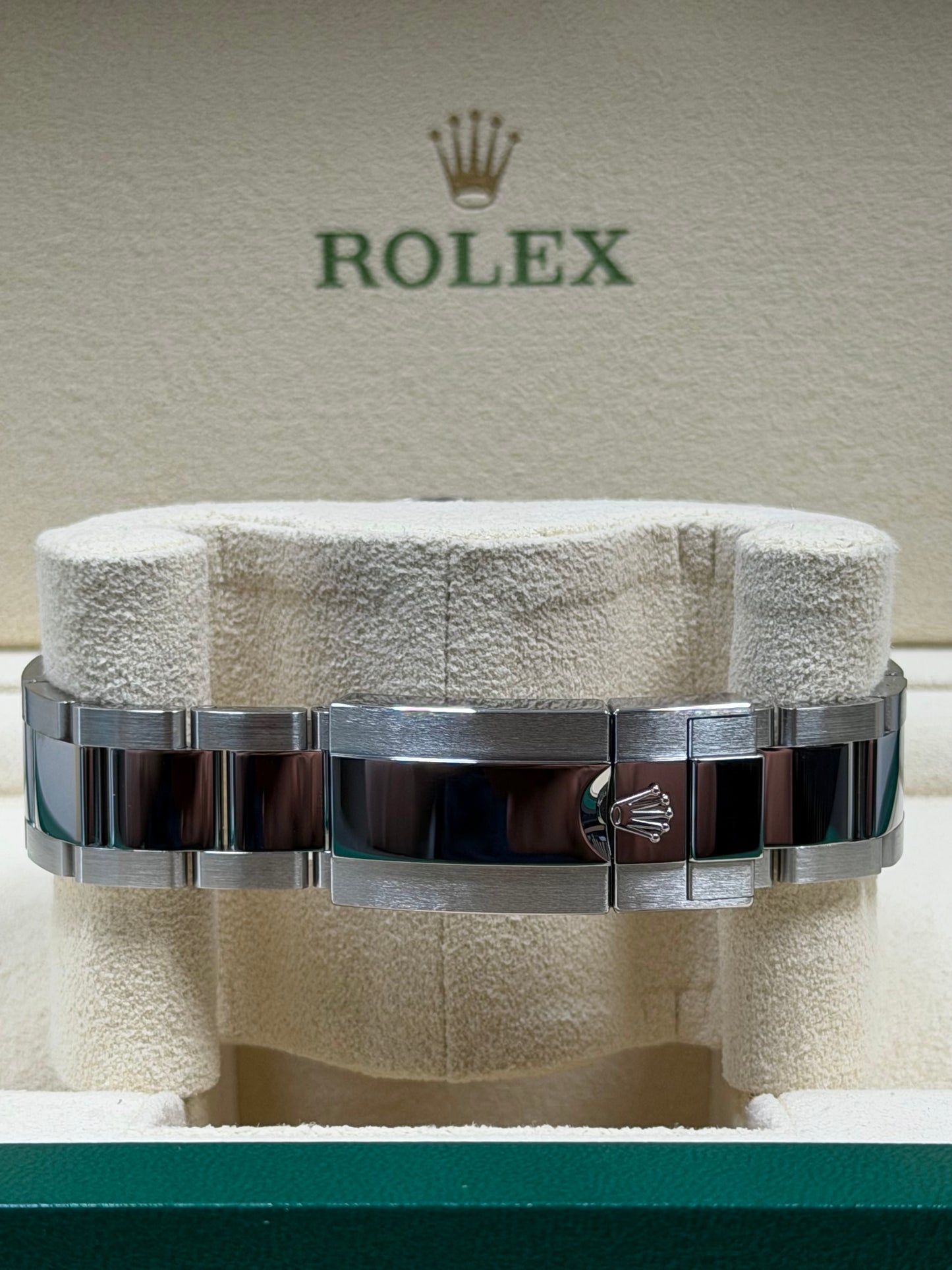 Rolex GMT Master 2 "Pepsi" 126710BLRO / 2024 / Full Set / Neuwertig