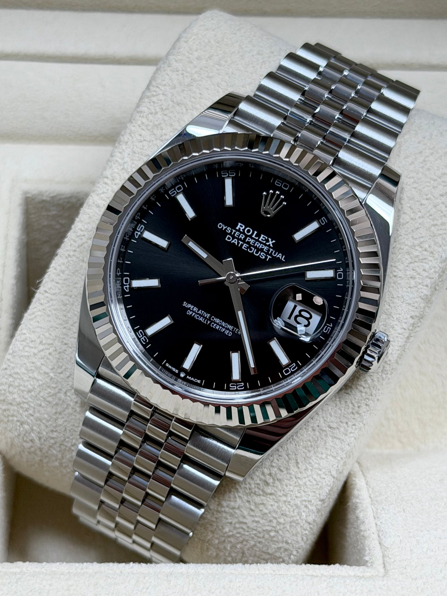 Rolex Datejust 41 126334 Schwarz / 2024 / Full Set / Top Zustand